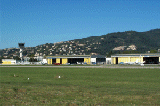 Aéroport international de Cannes-Mandelieu (Cannes) http://www.cannes.aeroport.fr/ (auf Englisch)